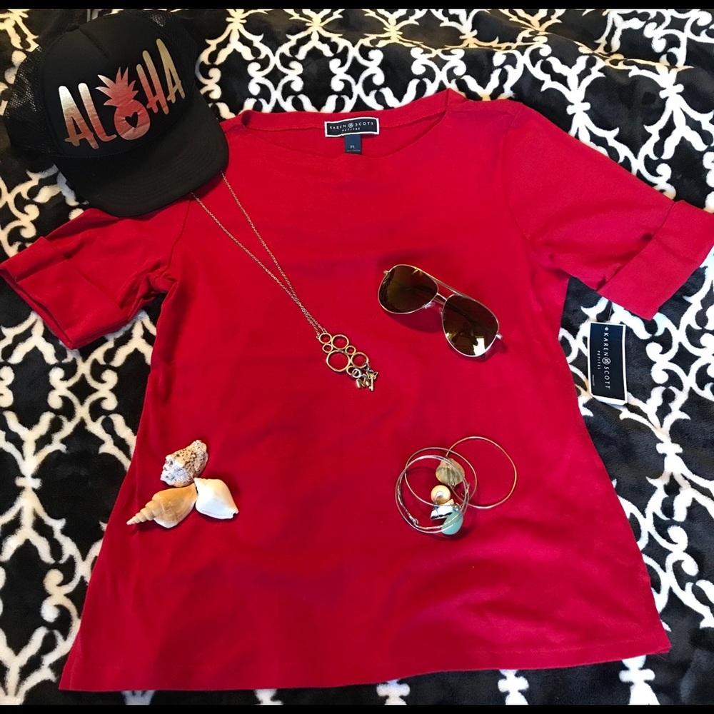 NWT Fire engine red women’s top🌺